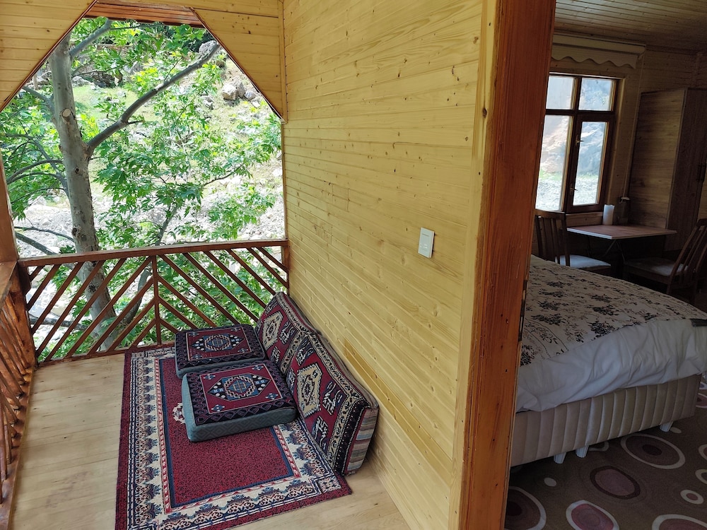 Kapuzbaşı Baştürk Tesisi