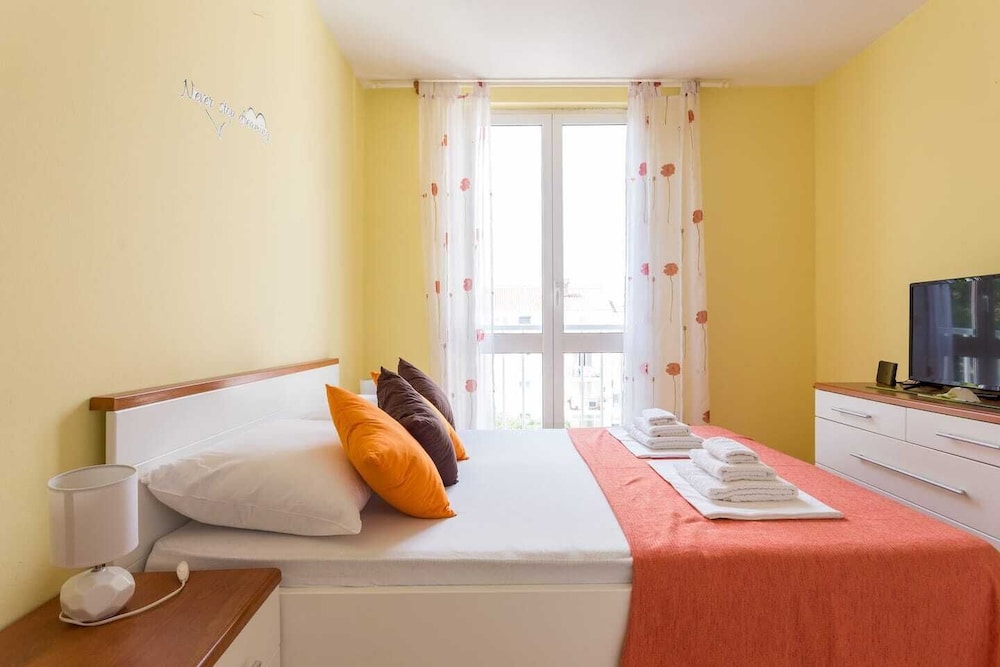 Apartment Mins