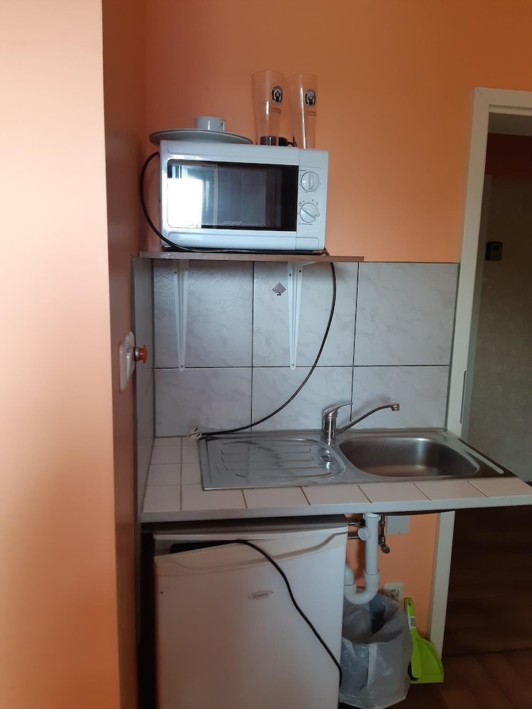 2-Rent Group Hostel Rooms&Apartments TUB19A