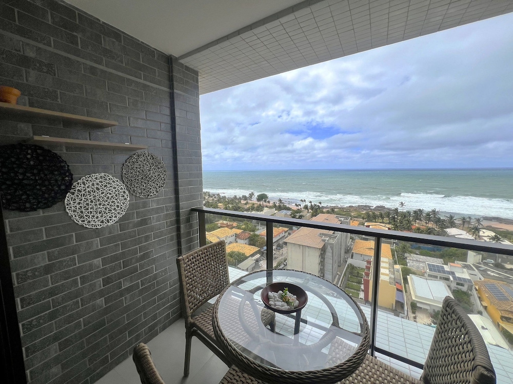 Stay Just Steps From Itapua Beach, With Pool and gym - RGF