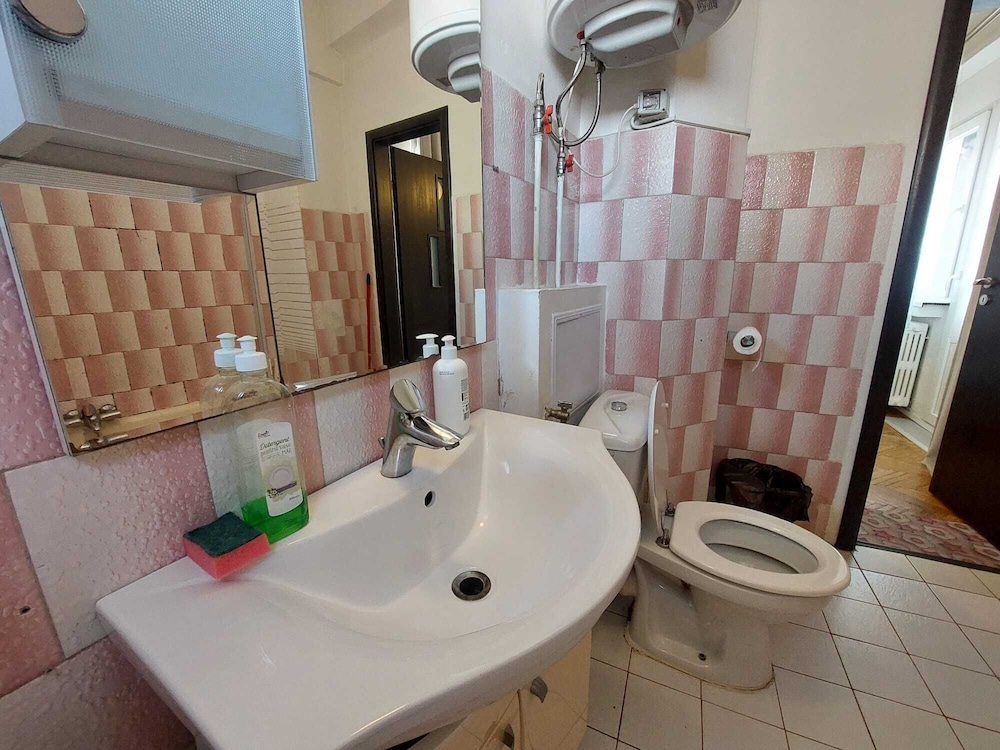 amzei square Apt