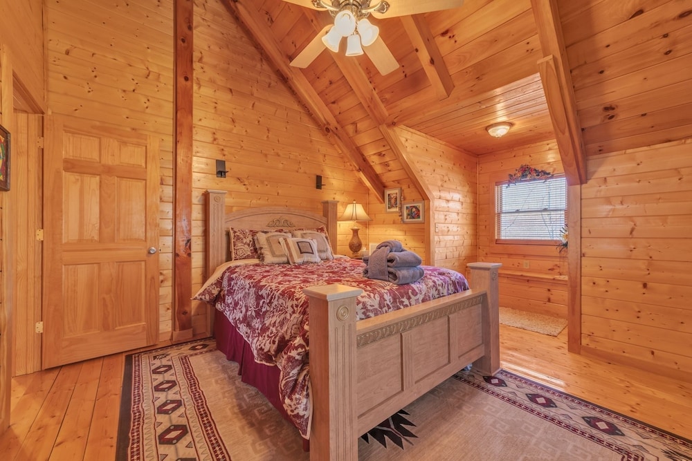 Brand New To Vrbo - Cabin- Mirror Lake Access-riverbend At Lake Lure 2 Bedroom Cabin by Sunscape Property Management view 3