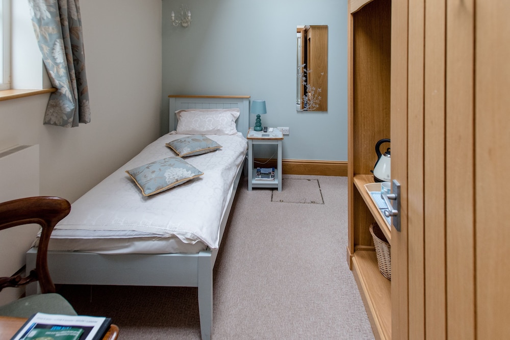 Mere Brook House view 3