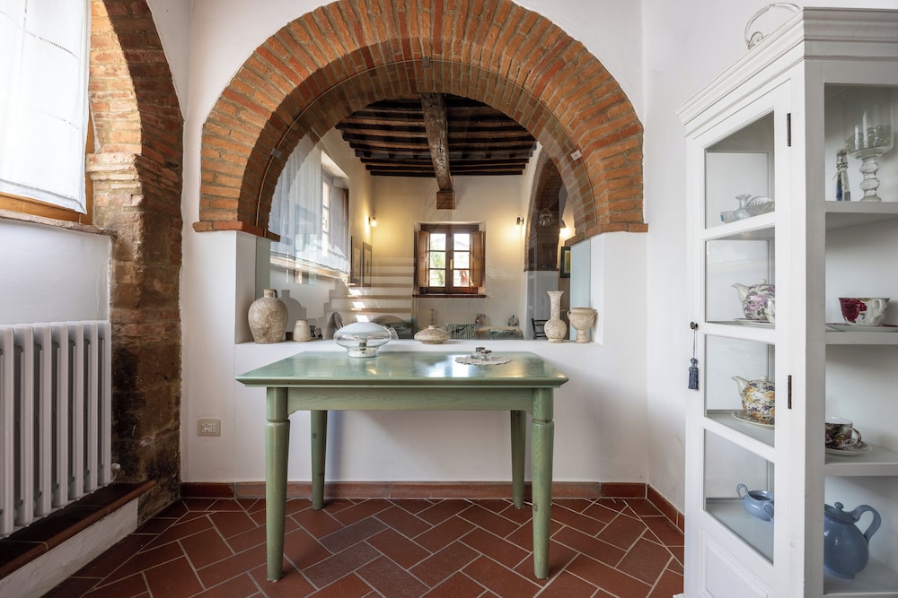 Maria Gabriella Home & Cottage