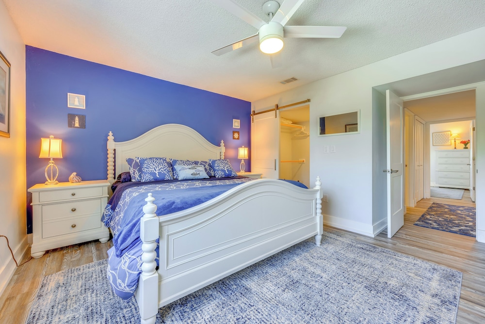 Private Balcony w/ Water Views: Welaka Condo!