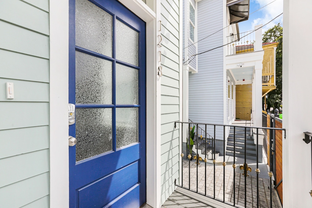 Brand New Condo with Pool - Steps to St Charles Ave - Image 2