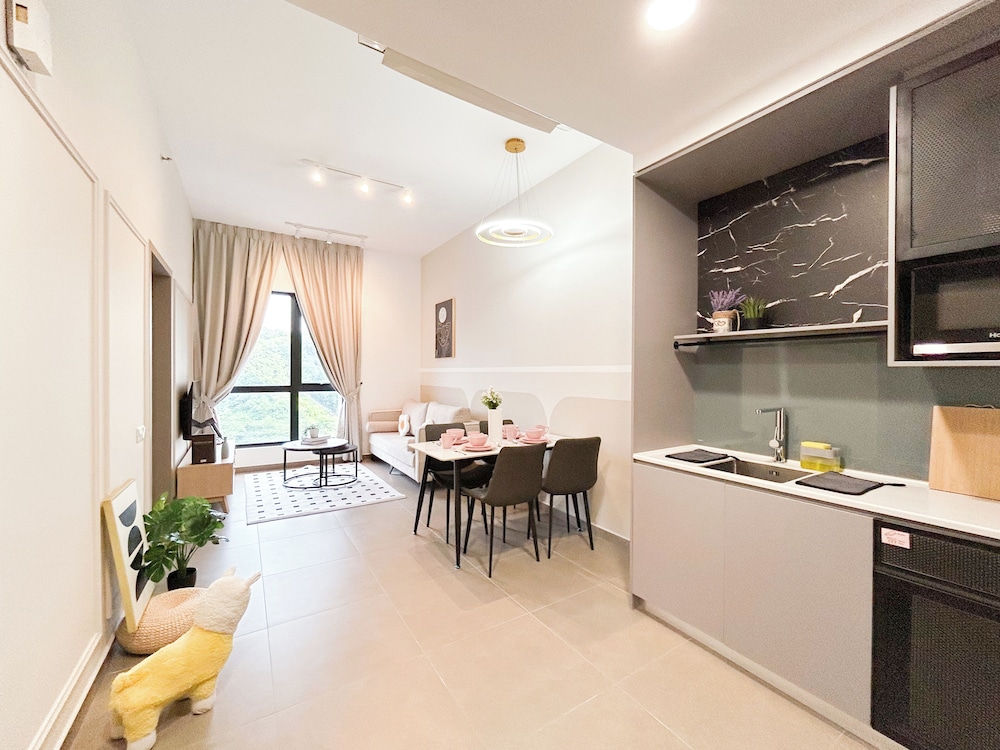 Mossaz by Manhattan Group