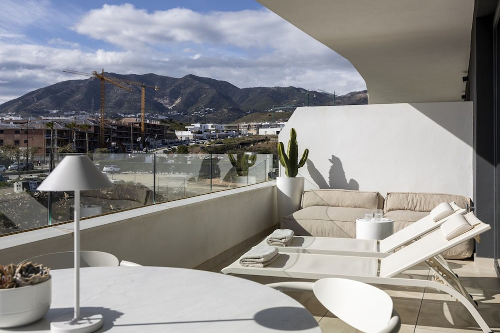 Stylish Luxury Suite With Terrace in Higueron