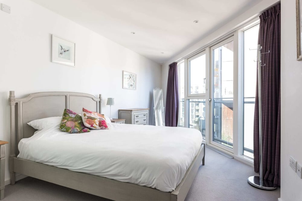 Sleek, Modern Flat in the Centre of the Town view 4