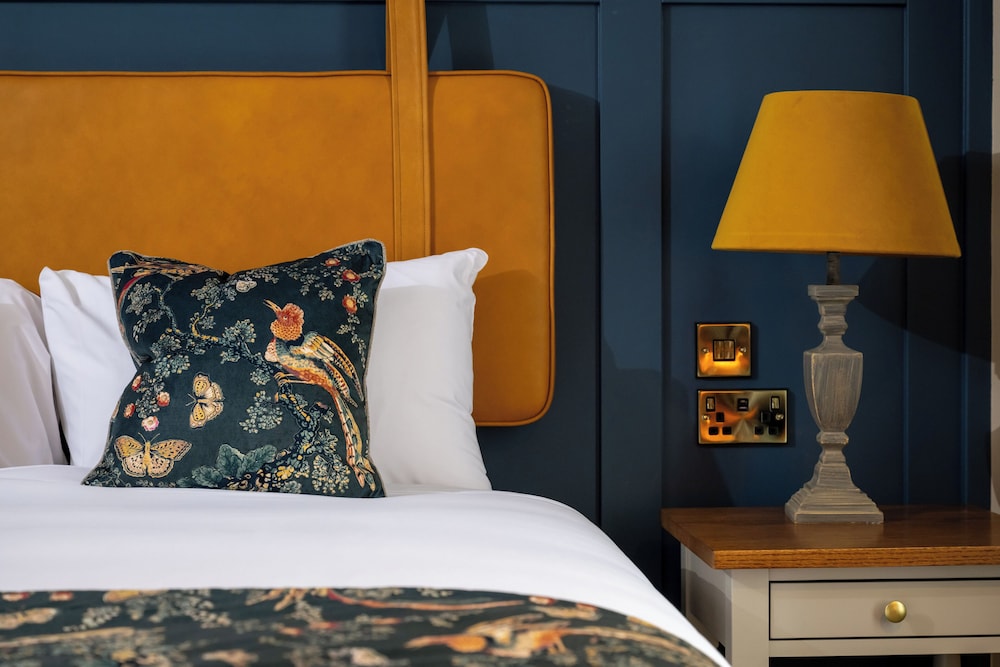 Wheatsheaf Hotel - Virginia Water by Chef and Brewer Collection
