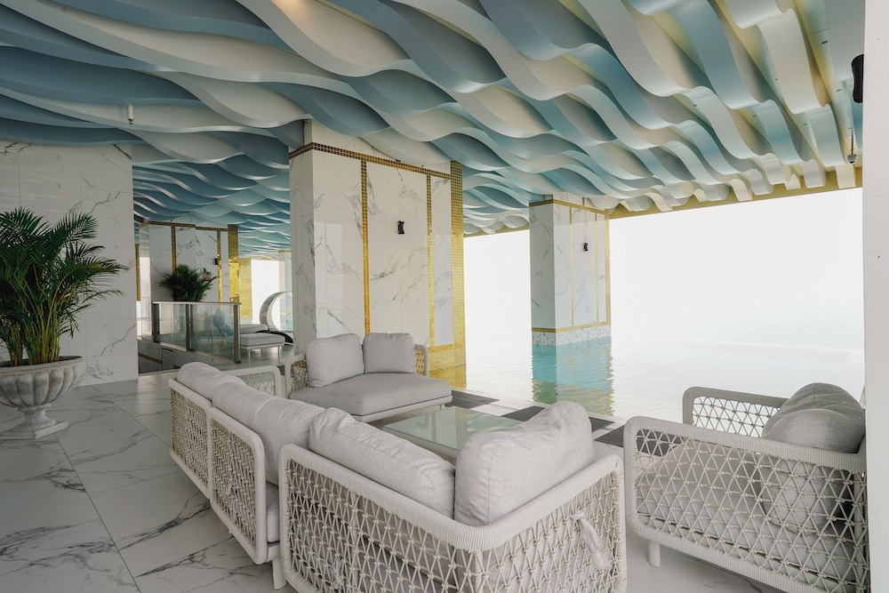 Private Swim Up Pool Apartment on Jomtien Beach Pattaya