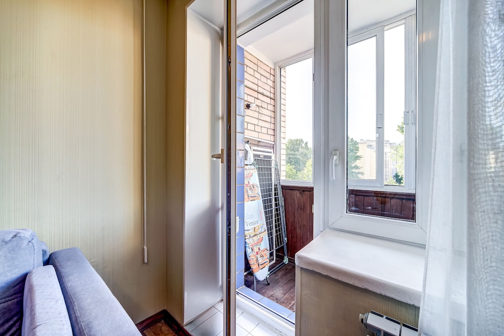 Home4day 2bedroom flat by Aurora cruiser view 3