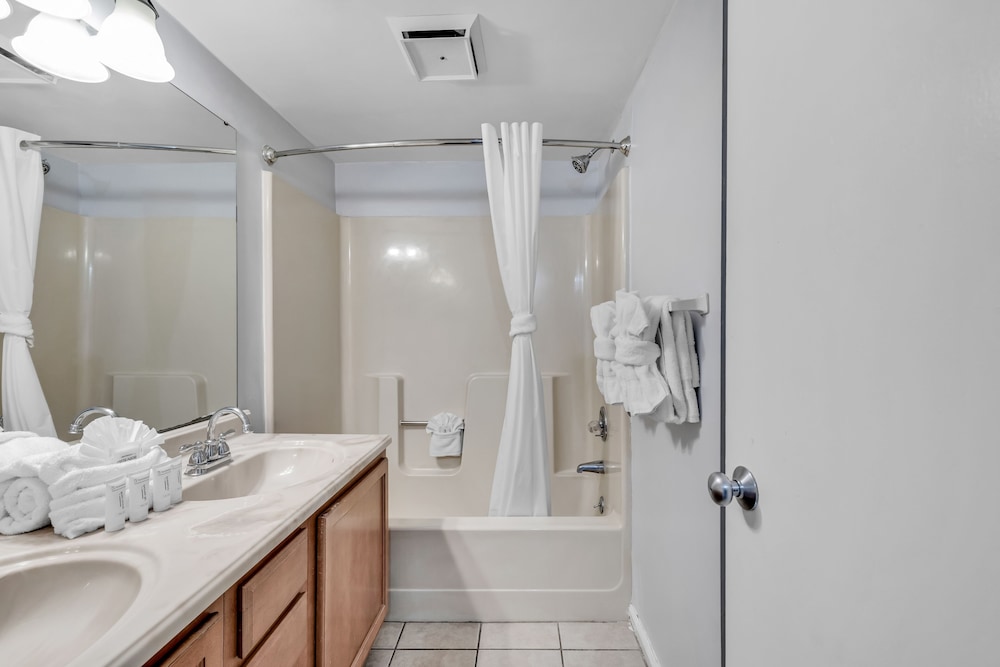 Oceanfront Condo at Meridian Plaza