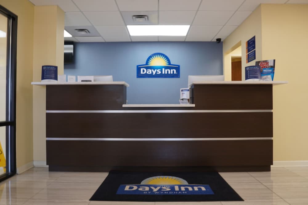 Days Inn by Wyndham Oak Grove/Ft. Campbell view 2