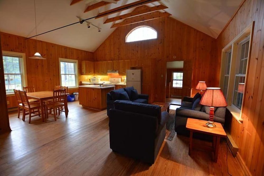 Port Cunnington Lodge