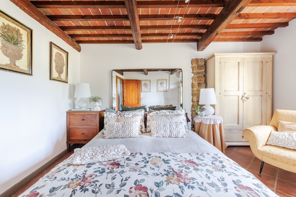 Tuscan Embrace in Montecatini Alto