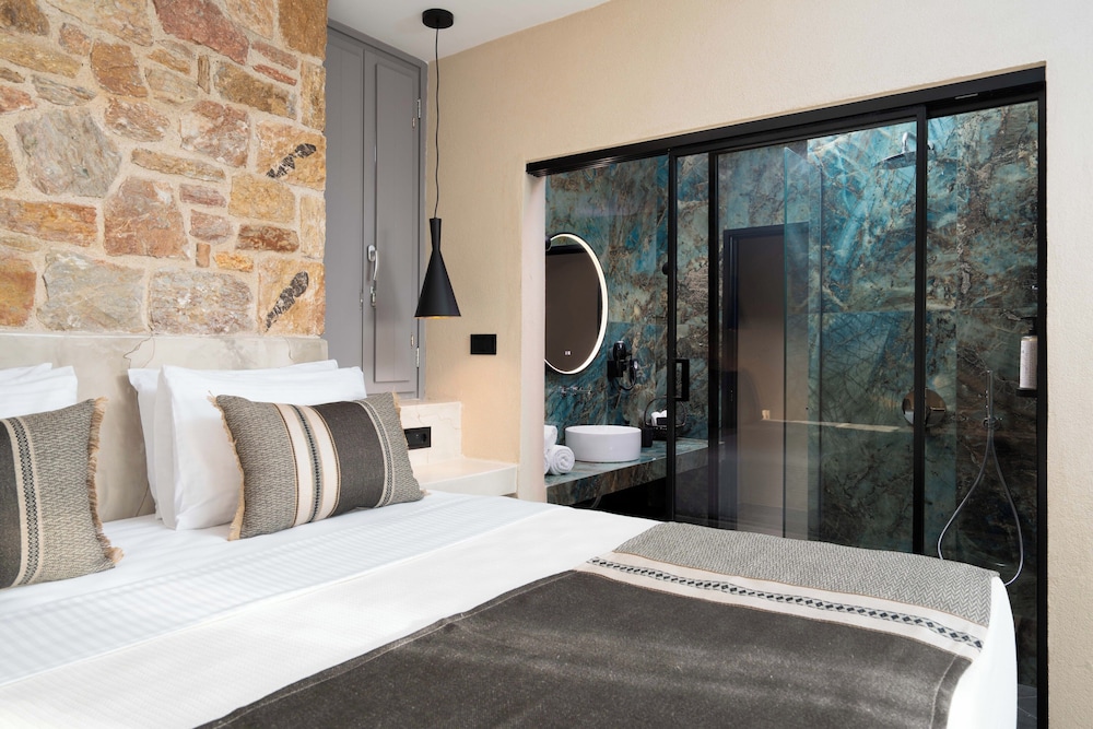 Illusion Suites