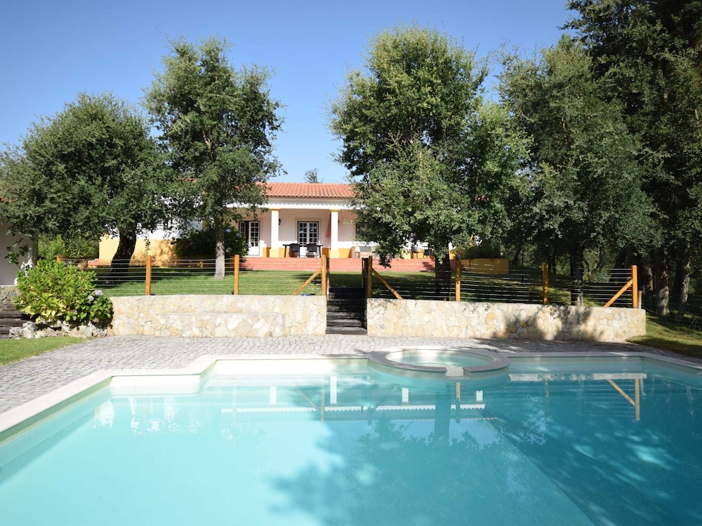 Family Retreat With Pool; Caldas da Rainha