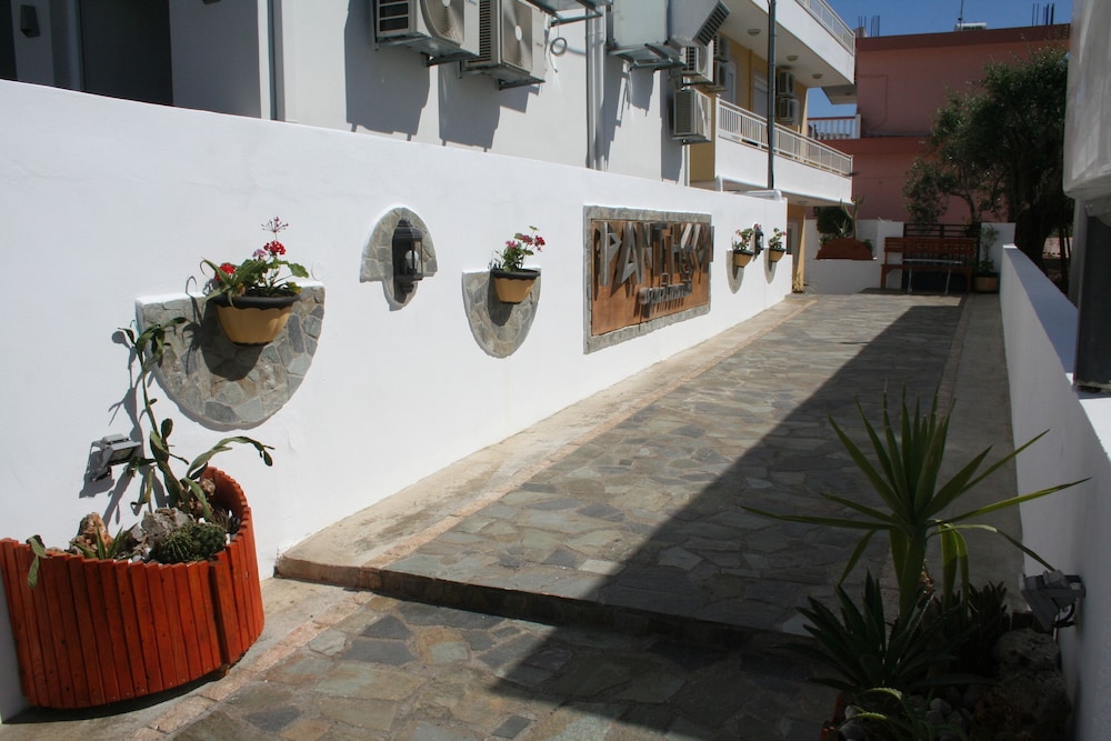Pantheon Deluxe Apartments