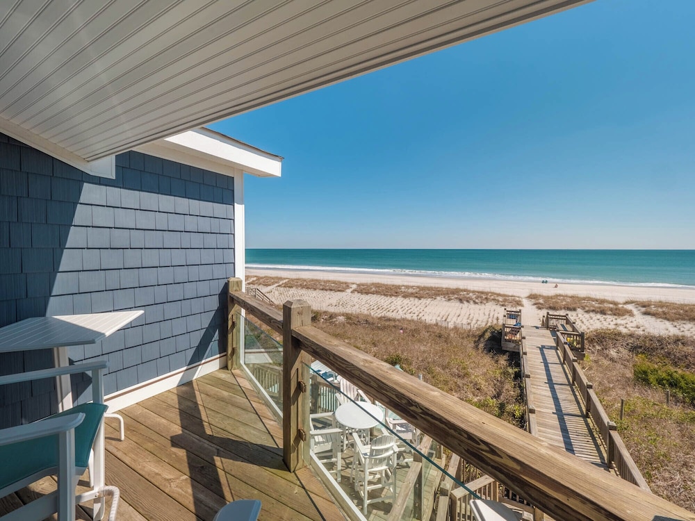 Beach Coma by Topsail Realty