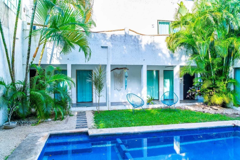 CASA BORUSH