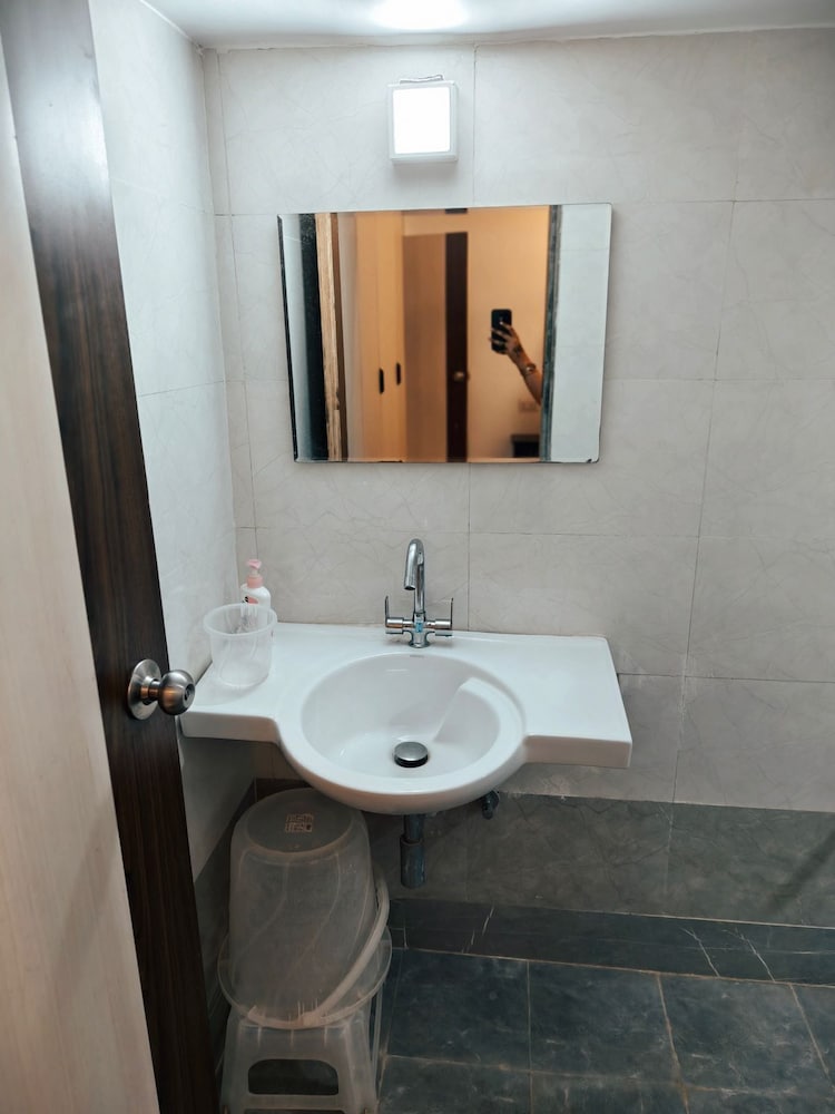 Osho Apartments