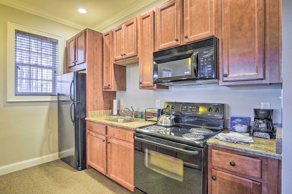 Anderson Creek Resort Condo on Golf Course w/ Pool view 5