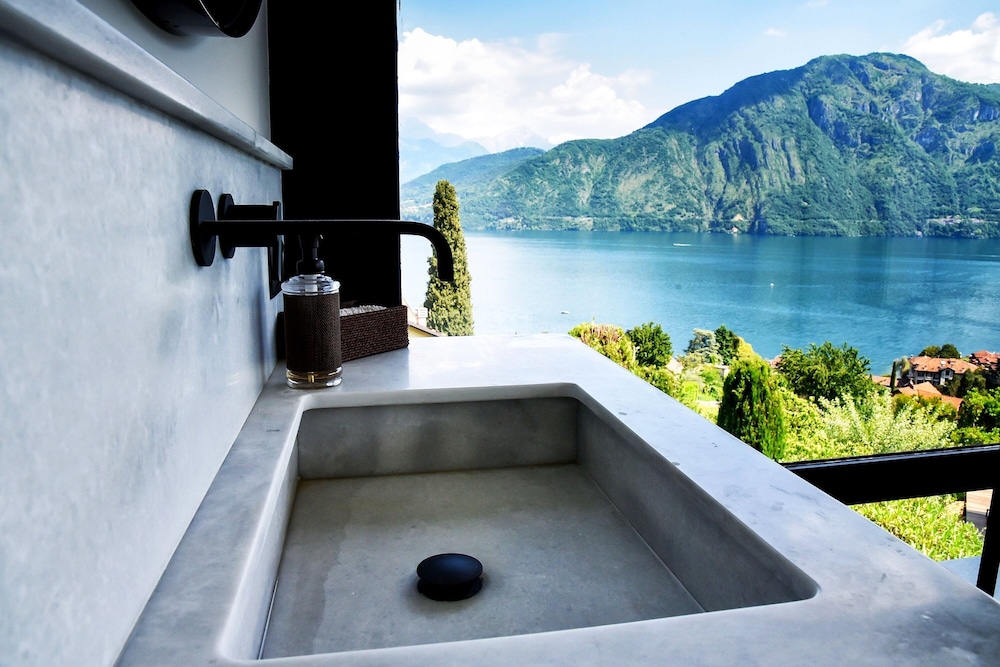 Carefree Retreat With Panoramic Views of Lake Como
