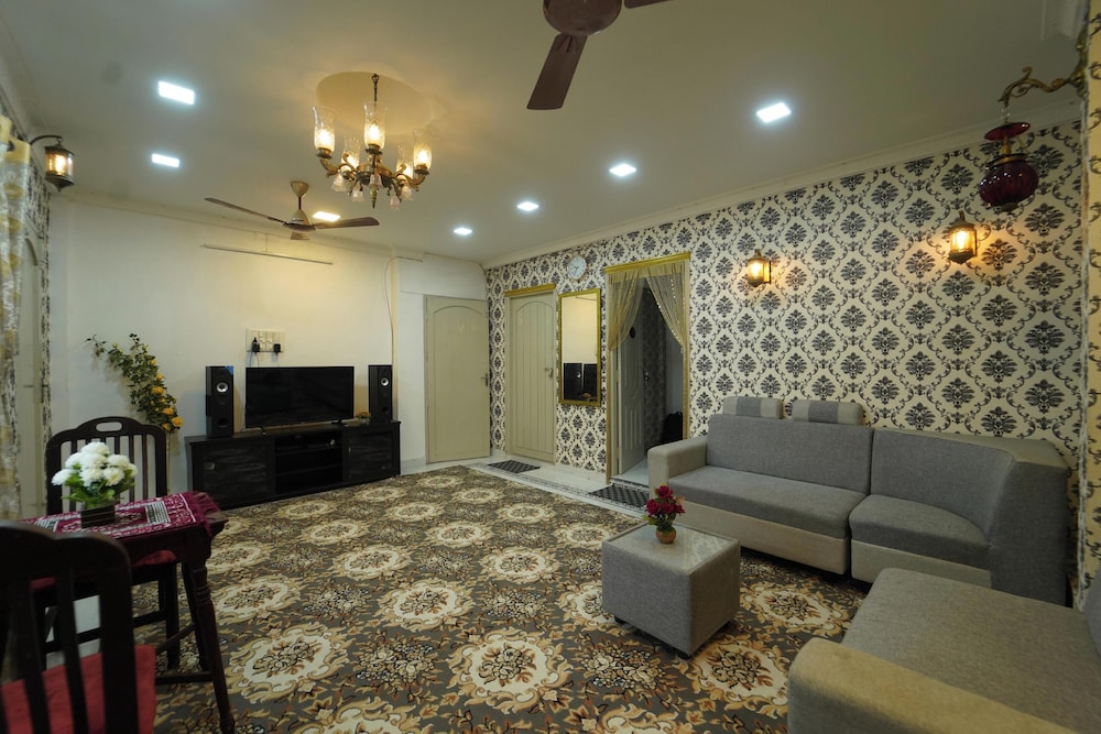 Blue Horizon Apartment 2bhk Nr Marina Beach
