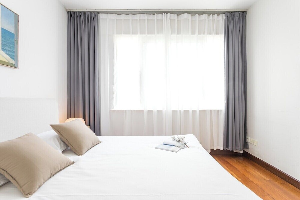 Book and Bed-People's Square