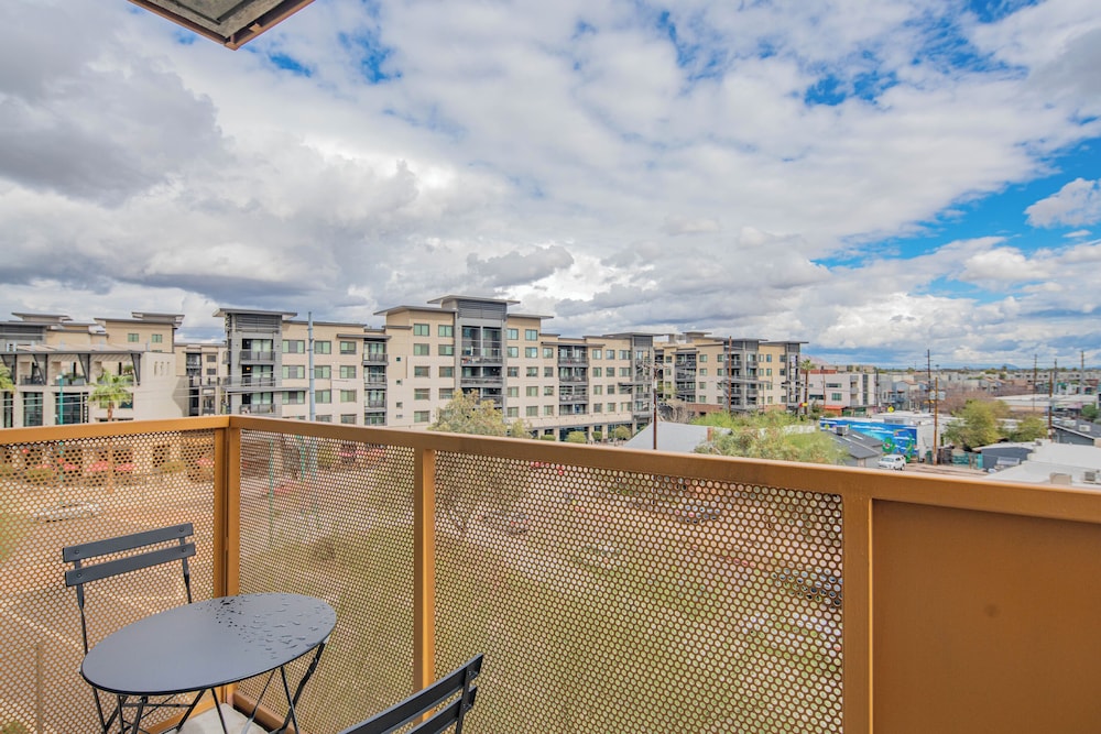 ROVE LIVING/KL - Roosevelt Point