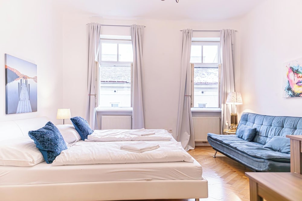 Simple 2 Bedroom Apartment with WiFi