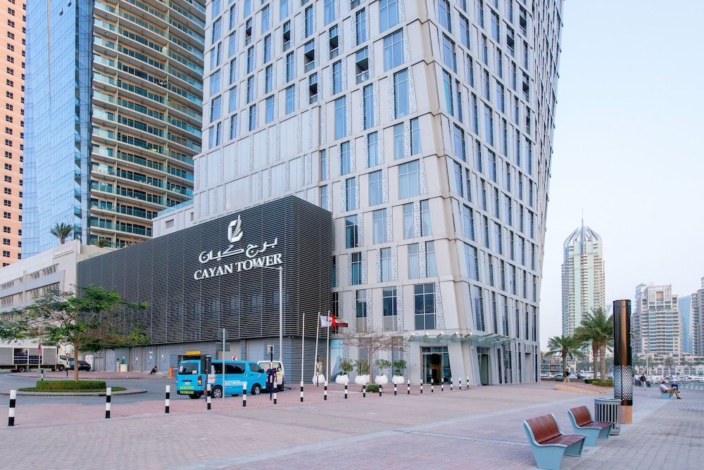 Iconic Marina Stay Cayan Tower 2BR