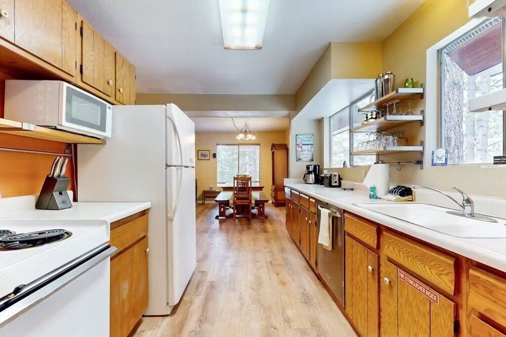 2538 Talbot 3 Bedroom Cabin