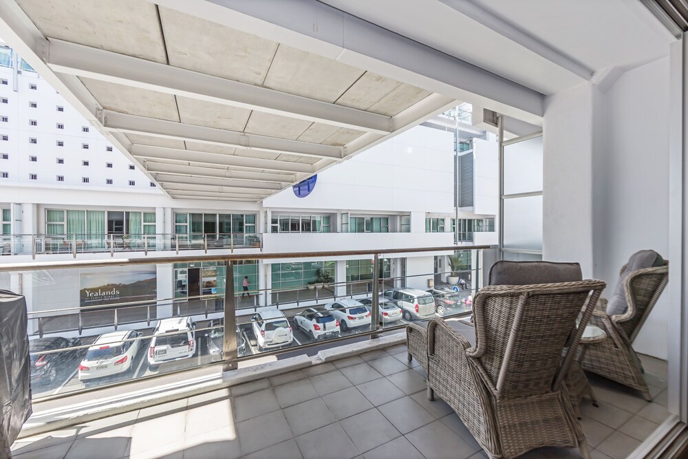 Princes Wharf 1BR Home Away From Home