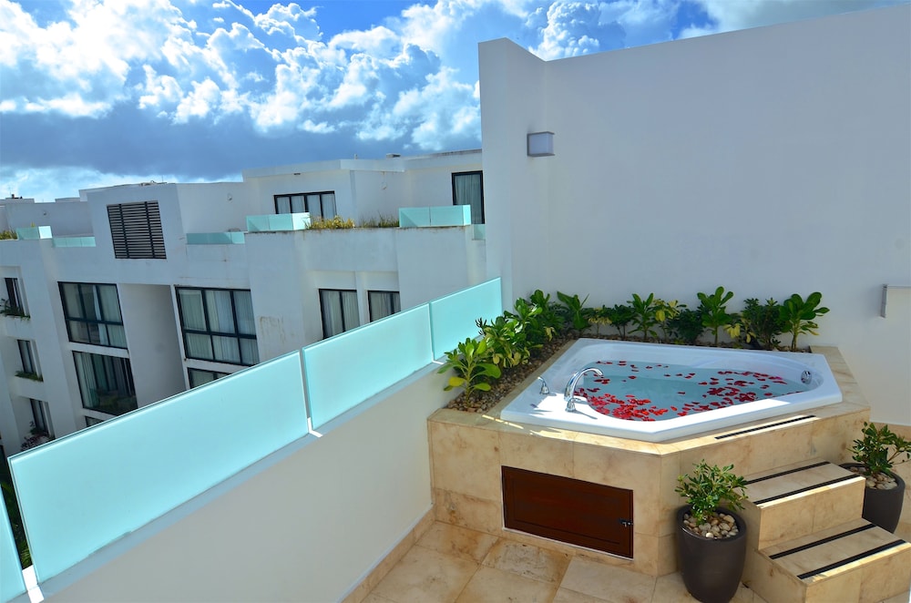 A-Nah Suites Apartamentos by CSR