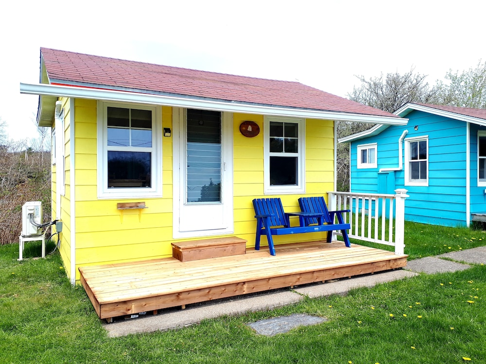 Atlantic View Motel and Cottages