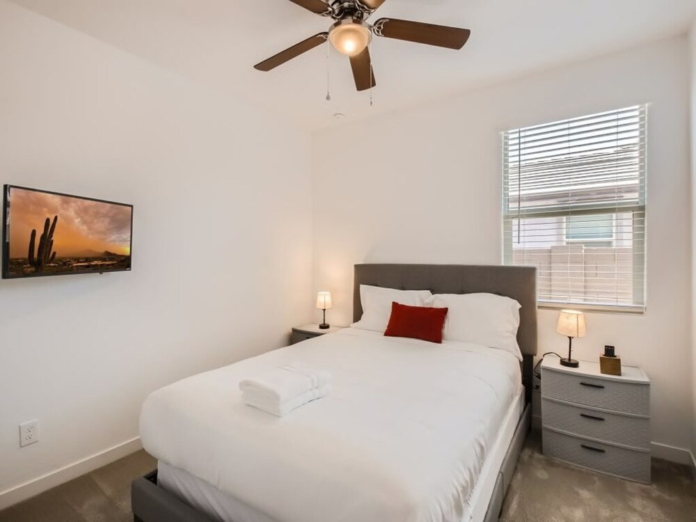 NEW Awesome Phoenix Monthly 5BR