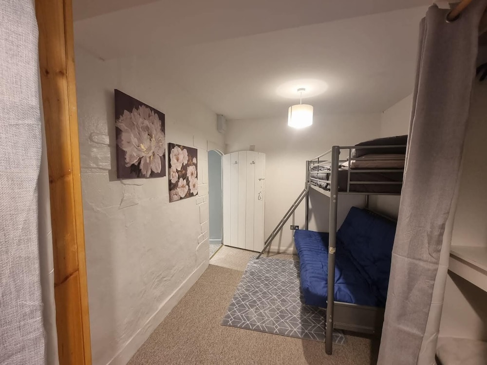 Stunning 2-bed House in Saint Columb view 5