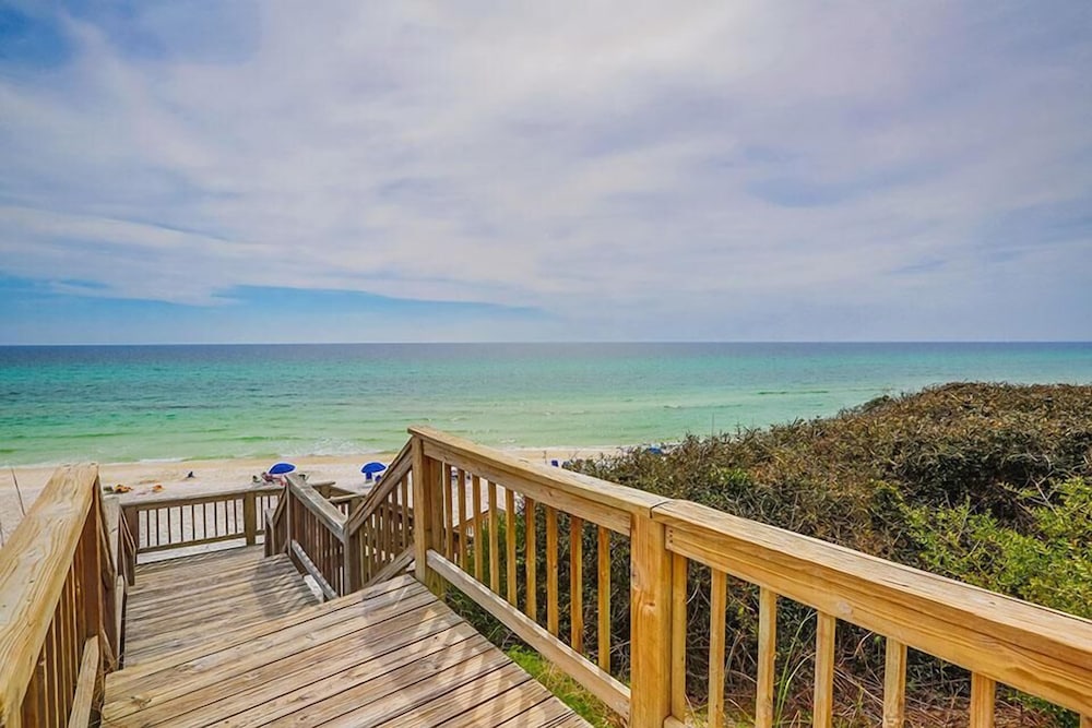 3 by the Sea 3 Bedroom Holiday Home by Five Star Properties