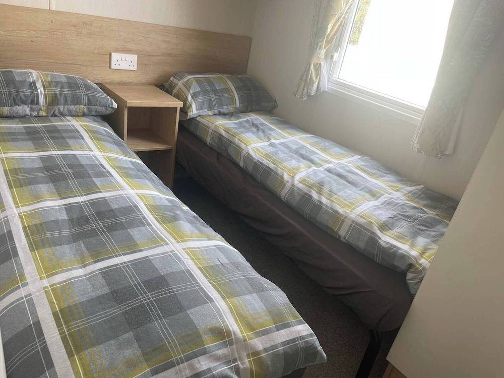 2 Bed-sleeps 6-patio-parking-pet Friendly