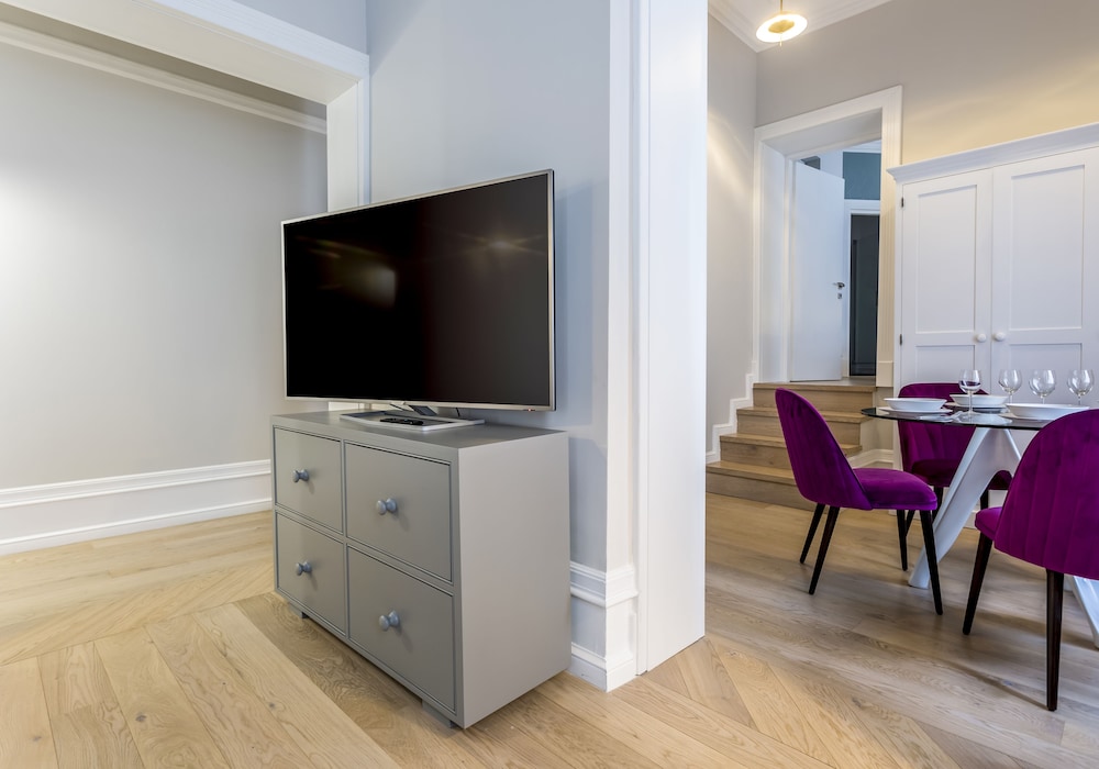 Matisse Bucharest Old Town - Image 5