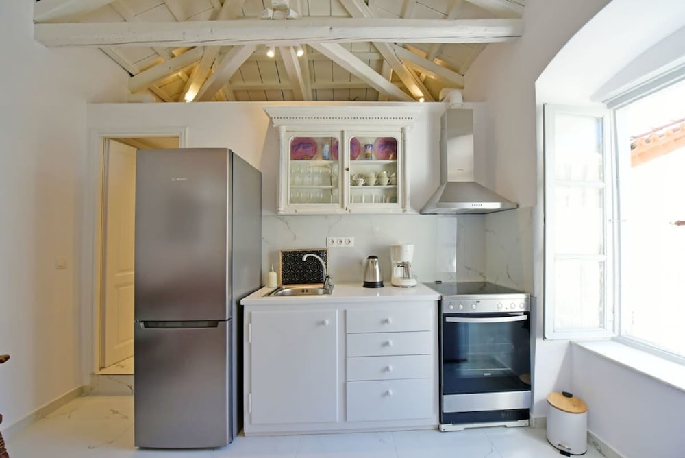 A Sea-licious Vacation - Chic Style in Hydra