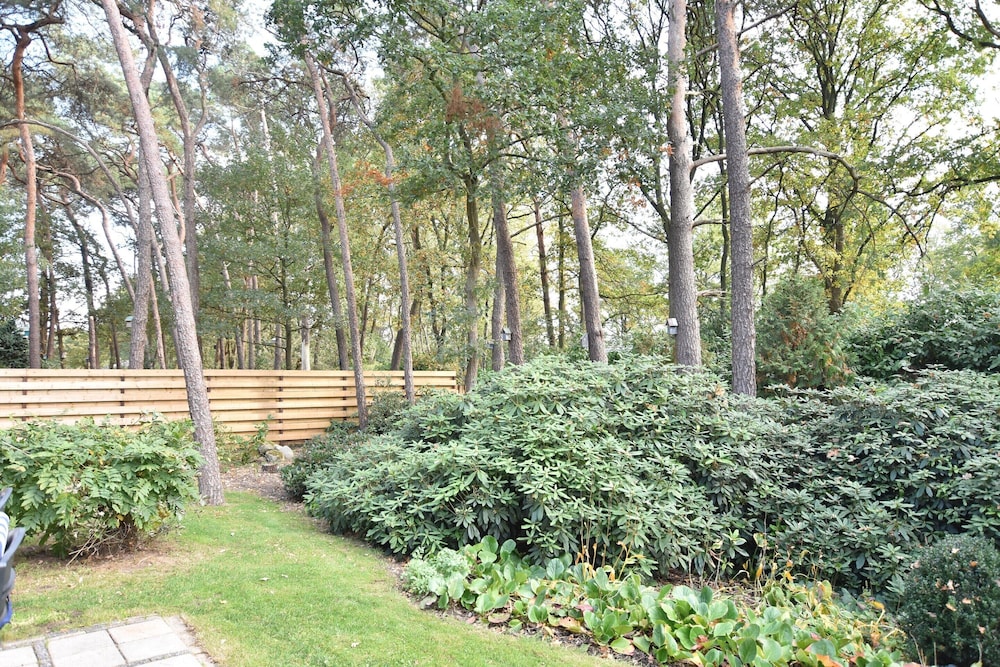 Alluring Holiday Home in Reutum-Weerselo with Hot Tub