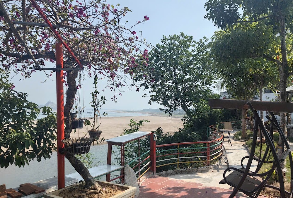 Homestay nha go Lan Anh