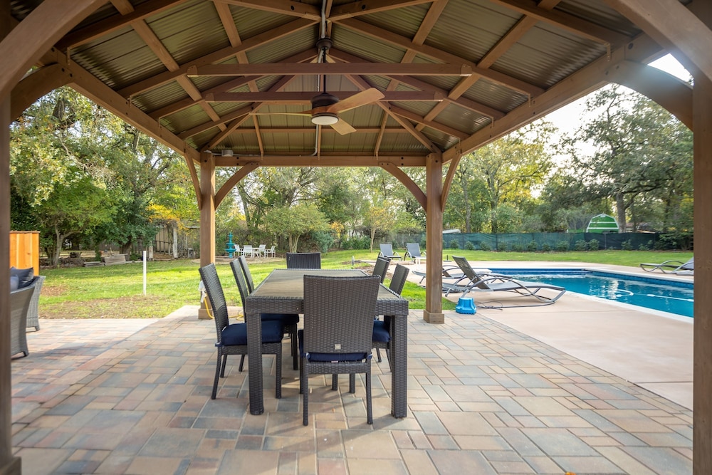 Wildflower by Avantstay Gorgeous Wine Country Home w Pool Bocce Ball Court Huge Yard