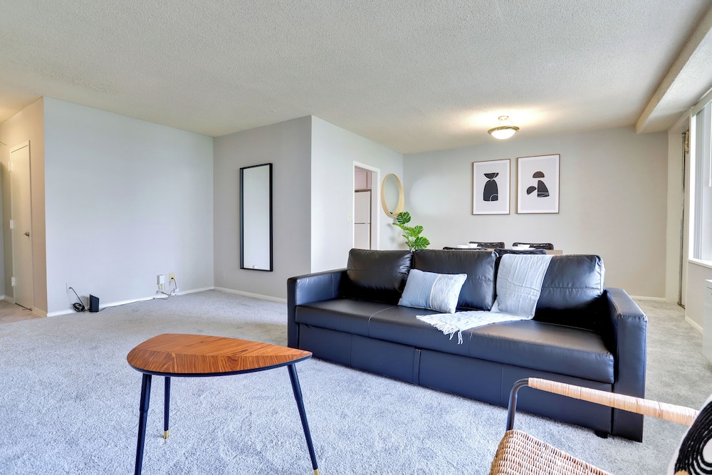 Immerse Yourself in This Beatiful Apt