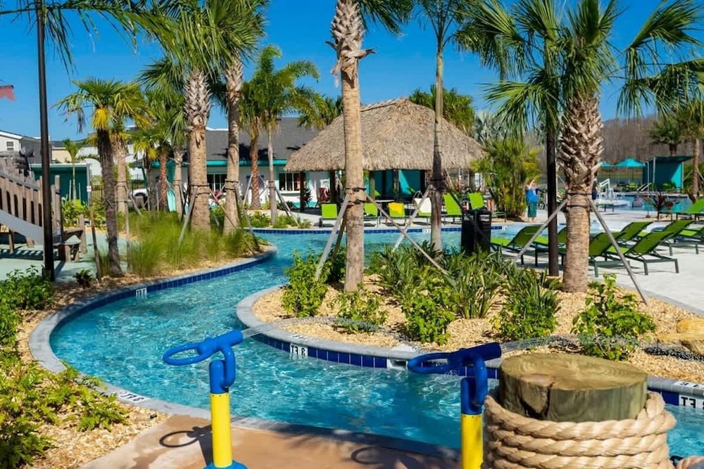 Mins to Disney Walk to Lazy River Resort Pool