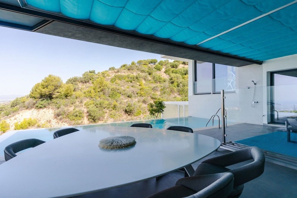 Villa in Marbella With Private Heated Pool
