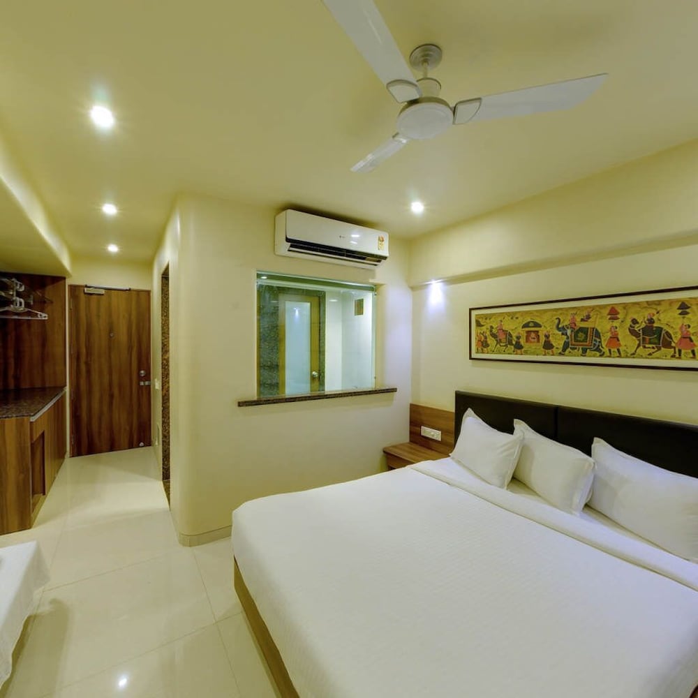 Hotel Shreeji Vatika-Airport Road
